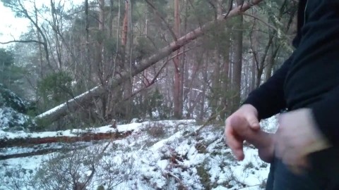 Forest jerking in Kanadaskogen (Bergen, Norway) mid winter