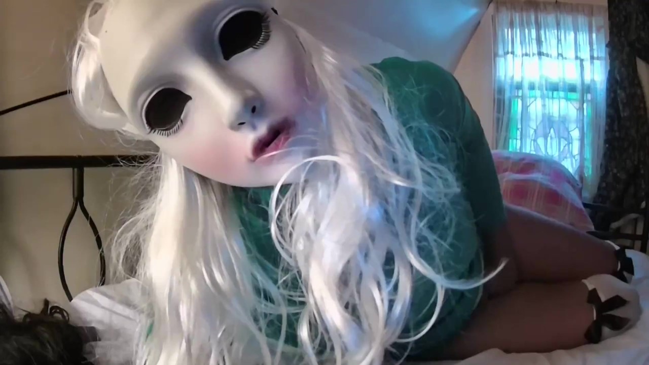 Horror cosplay girl masturbating