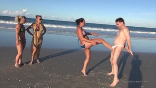 “公共沙滩排球”女神阿达拉·乔丹，泰勒·奈特，妮莎·纳芙和安德烈·迪普雷 thumbnail