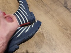 Her rubberboots - Screenshot 13 of 16 - Cum On Boots