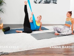 Video MommysGirl Vanna Bardot Has A Hardcore Fingering Yoga Training With Hot MILF Ryan Keely