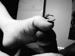 Footjob - Screenshot 10 of 16 - Small Feet