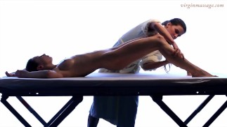 小紧处女猫少女维卡按摩