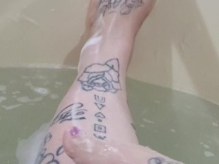 Bbw soapy feet rub down