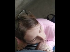 Девушка отсосала в подъезде и получила сперму в рот - Screenshot 5 of 16 - реальный секс
