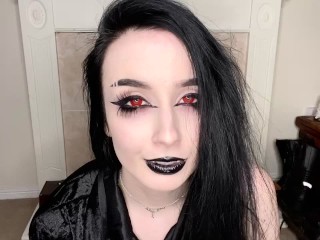 Raven Alternatief - Je Britse Vampier Meesteres Laat Je Haar Zien Klaarkomen