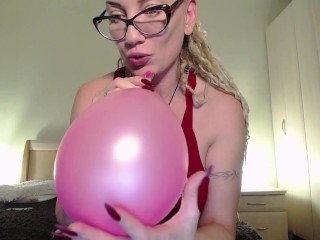 Pijpen Om Kleine Roze Balloon.mp4 Te Klappen