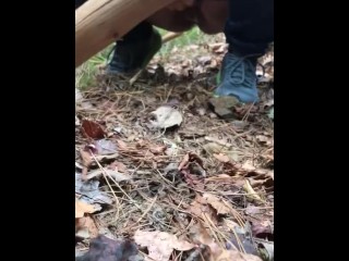 Atrapado Orinando En El Bosque