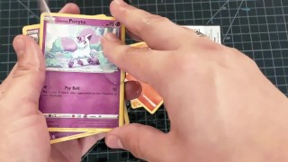 Pokemon Sword & Shield ouverture du pack - L'Aubergine