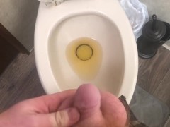Pissing - Screenshot 16 of 16 - Public