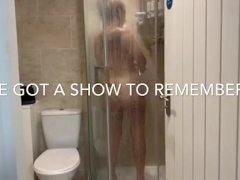 PERV WATCHES ME SHOWER 