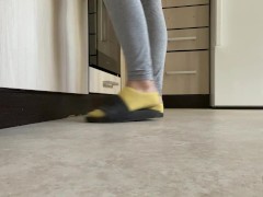 Candid Kitchen Small Feet Tease Yellow Socks Trailer