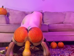 PUMPKIN PAWG CREAMS ON HUGE COCK SQUASH