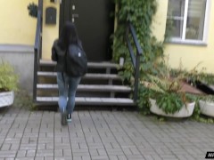 Video pickup in Russian ! Seduced Girl On The Street And Brought Her To His Home To Fuck