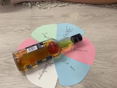 Игра в бутылочку или легкий развод на секс? Глубокий отсос и страстный трах от AnaCryst - Screenshot 1 of 16 - игра в бутылочку