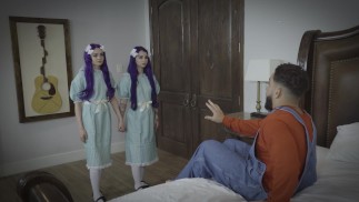 Приходите поиграть с нами! Злые сводные сестры отсасывают мне