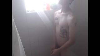 Volledige douche, Jack kon niet klaarkomen :(