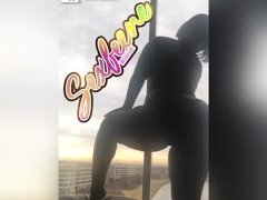 Sexfeene giving the view of a lifetime with that phat ass !!!