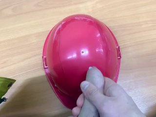 Кончил на каску коллеге