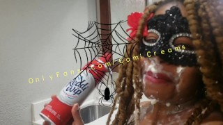 Cami Creams coberto de Cream de chicote para o Halloween 2020 Ebony máscara BBW Thick coxas espalhadas onlyfans