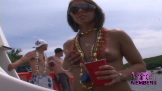 Freaky Girls Party Naked In Lake Of The Ozarks