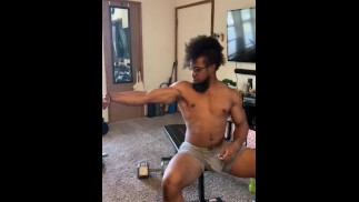 Играю с моей новой гантелью