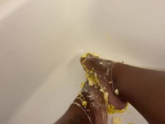 Squeezing Cupcakes - Screenshot 15 of 16 - Feet Food Slave