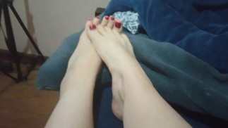 Белая девушка милфа НОГИ