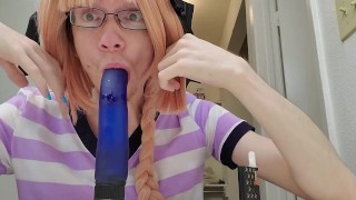 Astolfo cosplayer sucks dildos