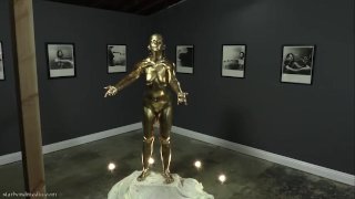 Assalto Dourado E Pintura Corporal Molhada E Bagunçada Estátua Fetiche TRAILER