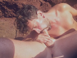 Garganta Profunda e Cumeating @ Praia De Nudismo Gay com Gengibre