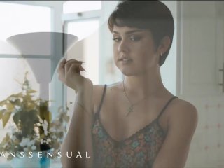Trans Sensual - Hot Babe Tranny Daisy Taylor Sucks A Big Cock & Get Fucked screenshot number 1