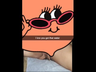 Киттиблу заставляет себя сквиртовать в Snapchat