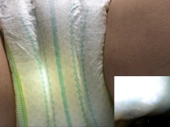 001 寝転がっておむつにおもらし。膨らんだおむつが良い感じ（パンパース） - Screenshot 10 of 16 - おむつ Diaper