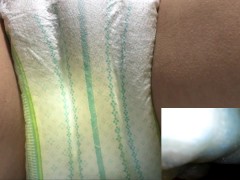 001 寝転がっておむつにおもらし。膨らんだおむつが良い感じ（パンパース）
