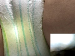 001 寝転がっておむつにおもらし。膨らんだおむつが良い感じ（パンパース） - Screenshot 9 of 16 - Diaper