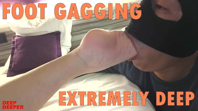 Watch Bondage Video:She like a foot fucking when reading a magazine.