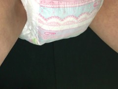 002 オヤスミマンでおもらし！ピンクの柄が可愛いおむつ - Screenshot 11 of 16 - Diaper Pee