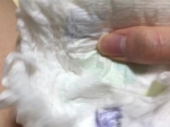 005 おむつ（メリーズ）を履いておもらし！我慢できずシコシコ！ - Screenshot 16 of 16 - Diaper Bedwetting