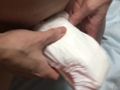 008 おむつパッドで巻いてオナニー - Screenshot 10 of 16 - Diaper