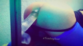 Симпатичный кроссдрессинг Фембой дразнит и трахает