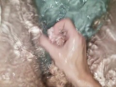 BTM Pissing An Cumming In The Bathtub!