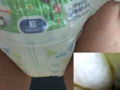 011 ムーニーマンのおむつでおしっこ！ギャザーがしっかり漏れを防いでくれます！ - Screenshot 7 of 16 - おねしょ