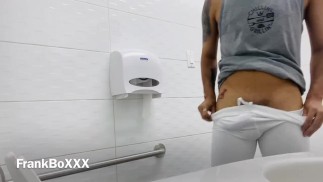 FrankBoXXX at street bulge #1 onlyf@ns/frankboxxx