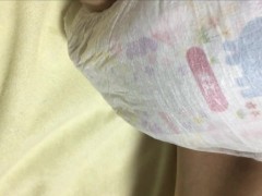 014 おむつにおもらし！！おむつがもこもこですごく気持ちいいです…！part.2 - Screenshot 13 of 16 - おむつ