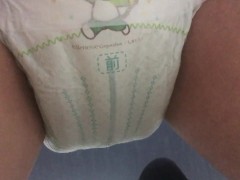 015 パンパースにたくさんおしっこ！おむつが吸収しきれません！