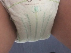 015 パンパースにたくさんおしっこ！おむつが吸収しきれません！ - Screenshot 5 of 16 - おねしょ