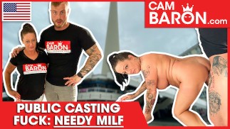 Милфа Эдриенн Кисс трахает свою киску молодым жеребцом! КАМБАРОН