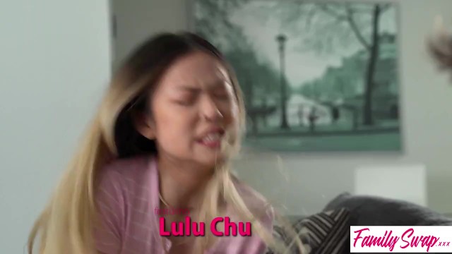Naughty Stepdaughter Ep.9: Elle regarde puis prend son tour