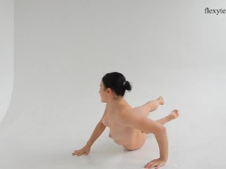Super flexible hot_gymnast Dasha Lopuhova